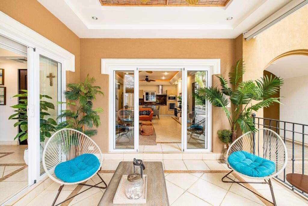 شقة Playa Palapa~Steps From The Ocean! تاماريندو المظهر الخارجي الصورة