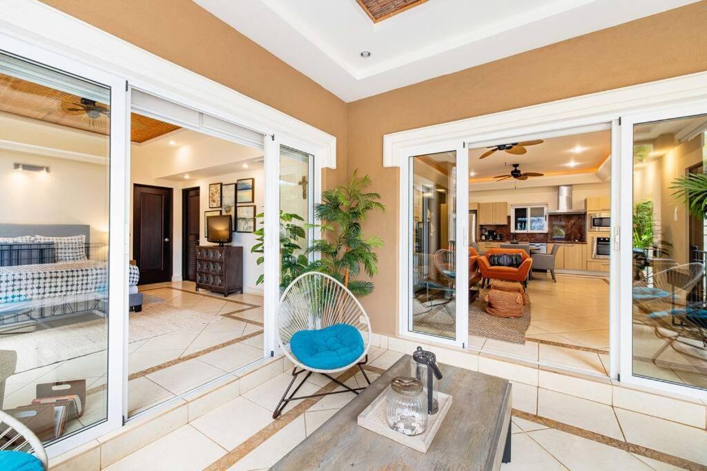 شقة Playa Palapa~Steps From The Ocean! تاماريندو المظهر الخارجي الصورة