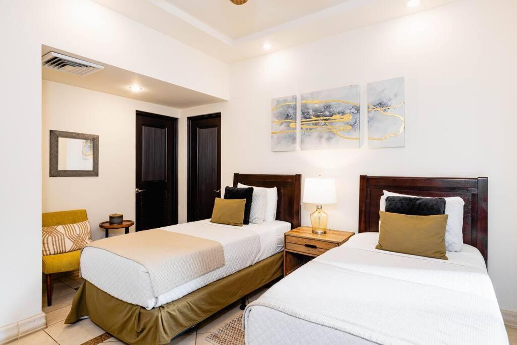 شقة Playa Palapa~Steps From The Ocean! تاماريندو المظهر الخارجي الصورة