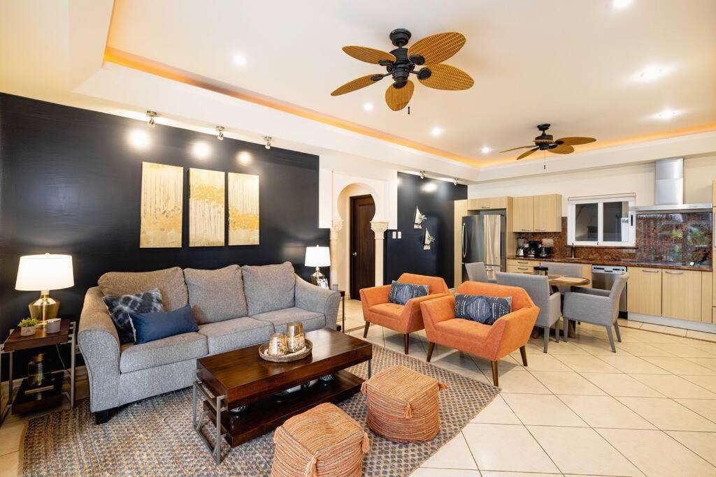 شقة Playa Palapa~Steps From The Ocean! تاماريندو المظهر الخارجي الصورة