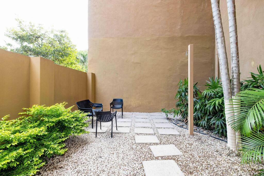 شقة Playa Palapa~Steps From The Ocean! تاماريندو المظهر الخارجي الصورة