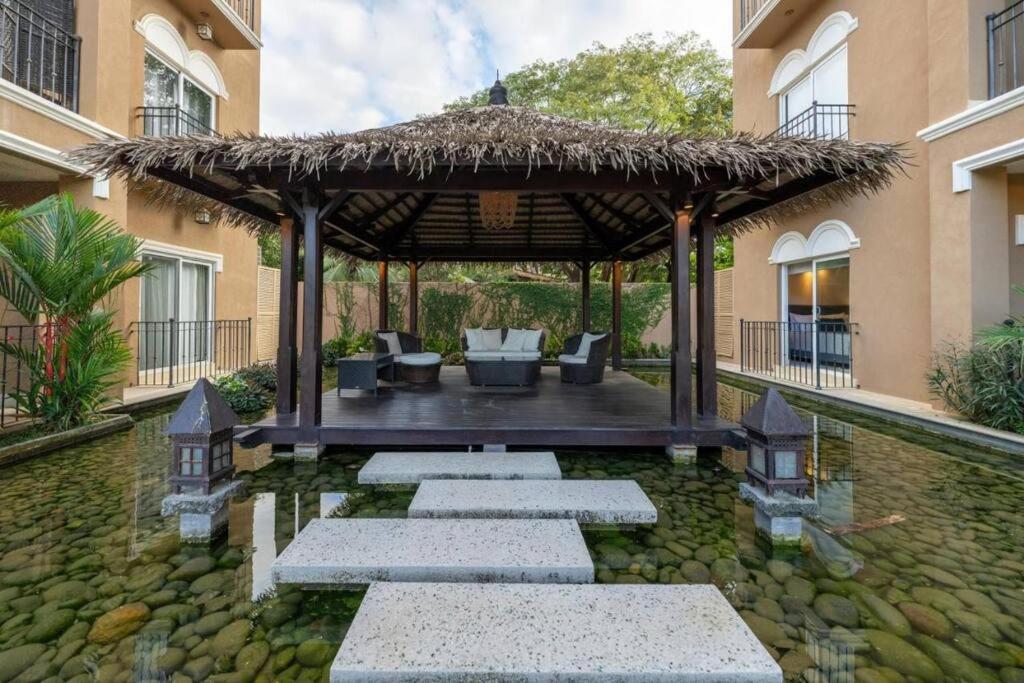 شقة Playa Palapa~Steps From The Ocean! تاماريندو المظهر الخارجي الصورة